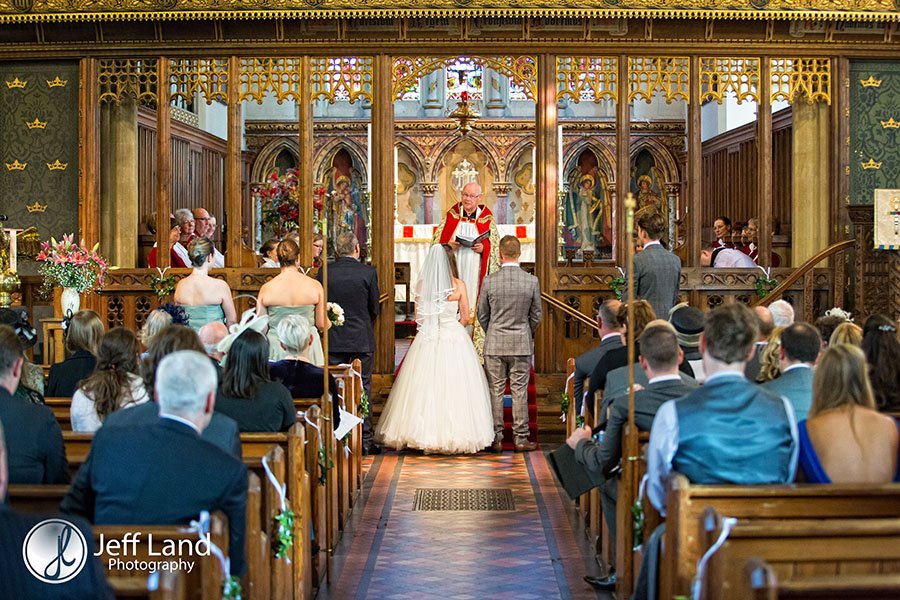 Wedding Photographer, Alveston Pastures Farm, Stratford-upon-Avon, Warwickshire, St James Church, Winter Wedding
