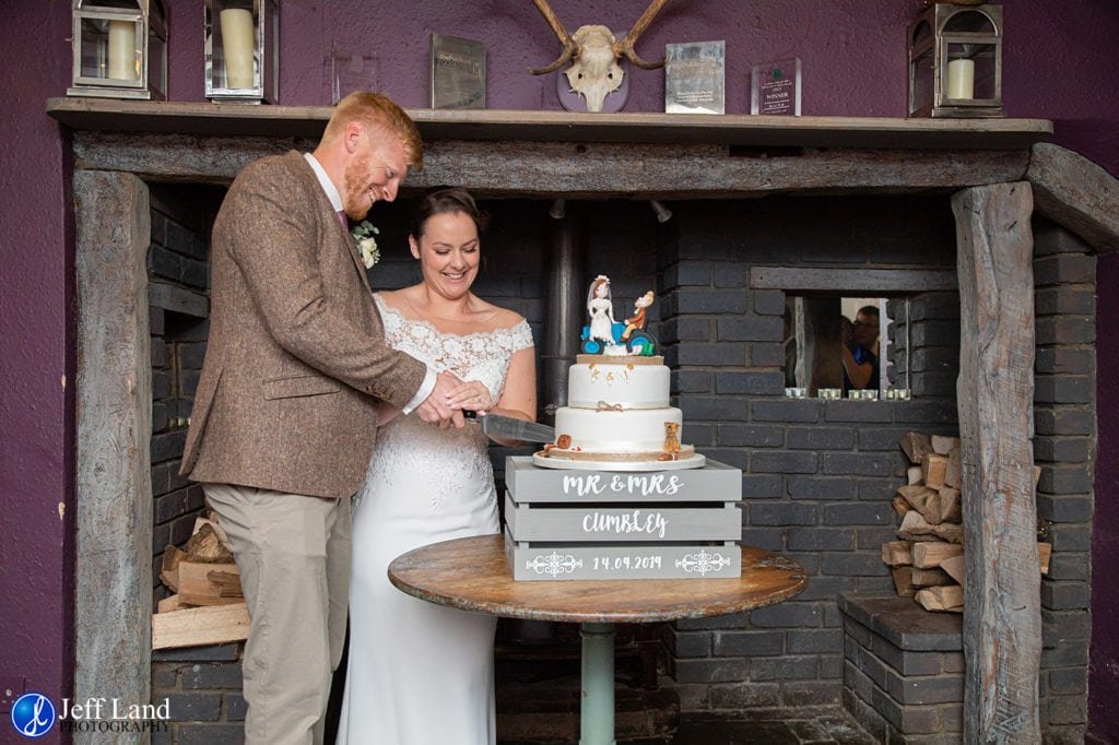 Cutting the Cake, Wedding Photographer, Stratford upon Avon, The Bell, Alderminster, St. Mary's Church, Wimpstone