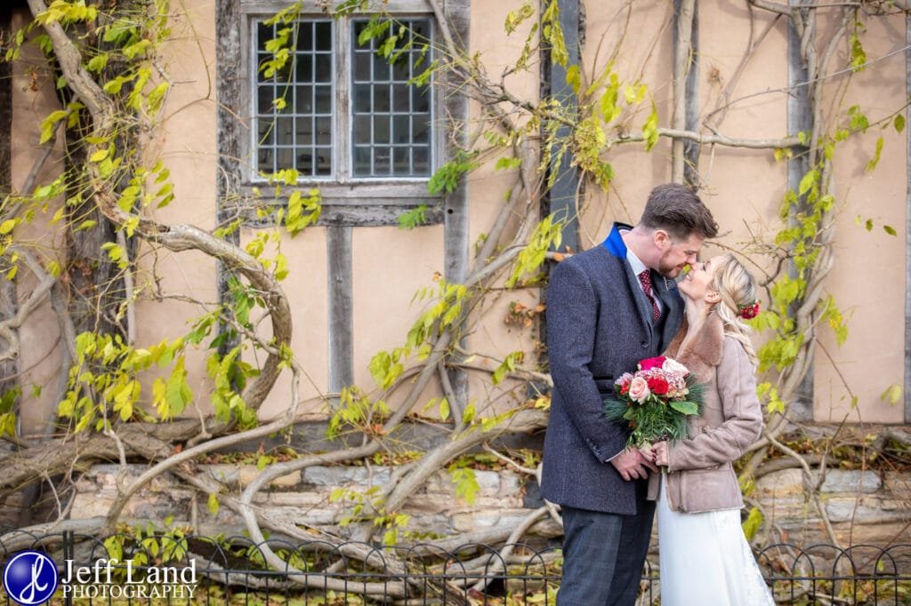 Bride and Groom Halls Croft Stratford upon Avon, covering Warwickshire & the Cotswolds.