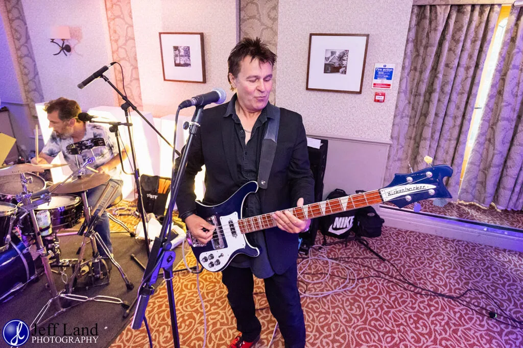 Approved Wedding Photographer at the Macdonald Alveston Manor Hotel. Based in Stratford-upon-Avon covering Warwickshire and the Cotswolds Live Band